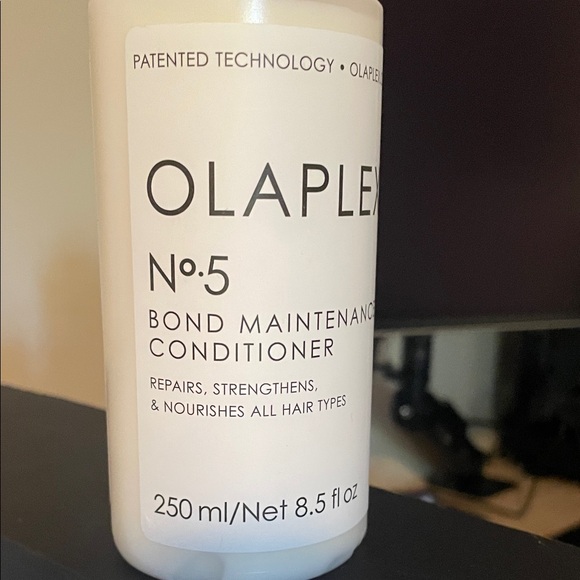OLAPLEX No.5 Bond Maintenance Conditioner - White with Black Text - Picture 4 of 9